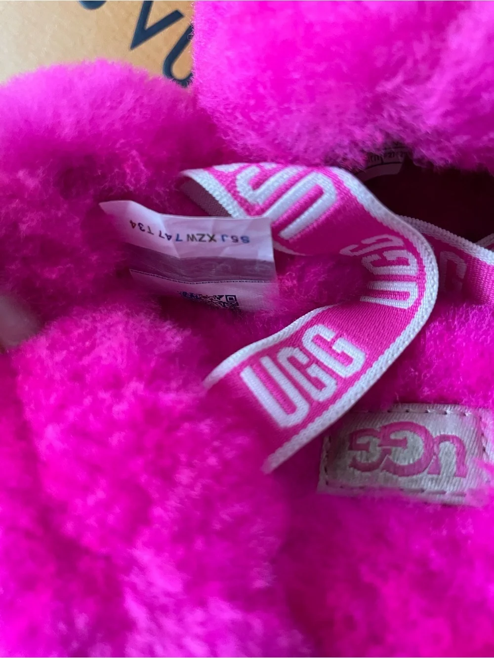 UGG Kids' Fluff Yeah Slide - Bright Pink toddler size 4/5